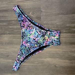 NWOT VS Itsy Bikini Nottom